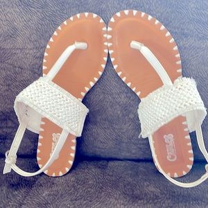 Carlos sandles only wore 1 time size 7 1/2.
